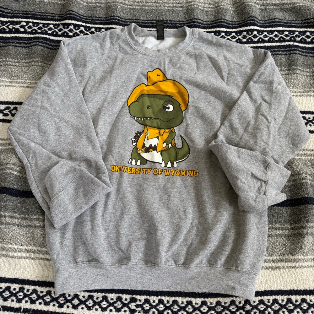 University of Wyoming Crewneck Size Medium